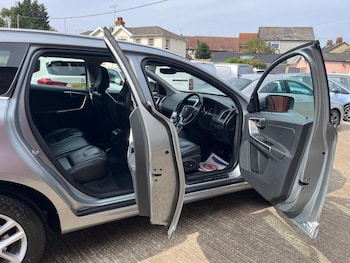 Used Volvo XC60 2017 for sale - 75594319: Photo