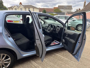 Used Toyota Yaris 2014 for sale - 75594318: Photo