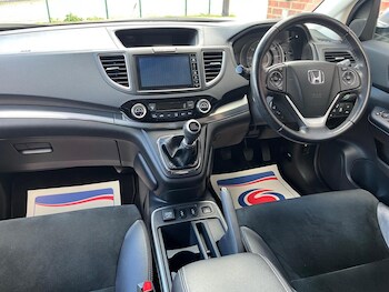 Used Honda CR-V 2017 for sale - 75700053: Photo
