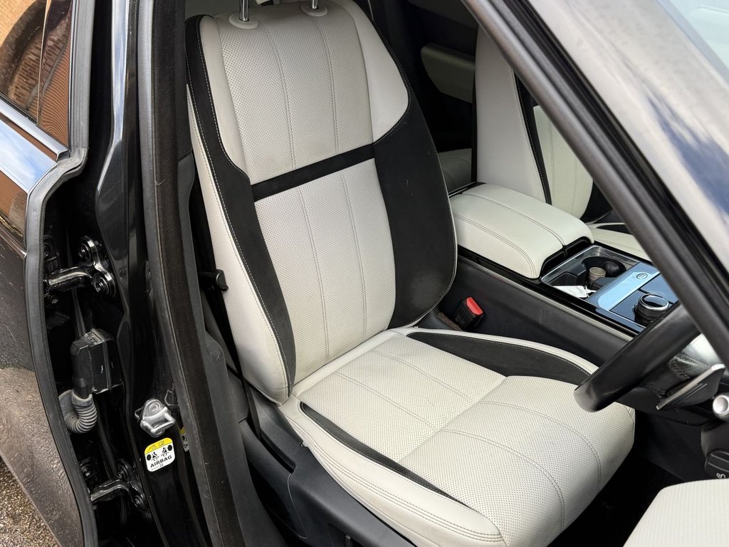 Used Land Rover Range Rover Velar 2017 for sale - 76698081: Photo 15