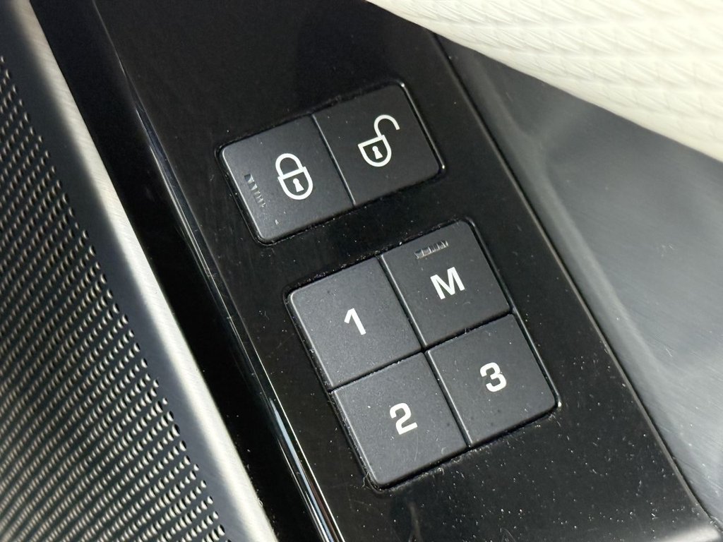 Used Land Rover Range Rover Velar 2017 for sale - 76698081: Photo 40