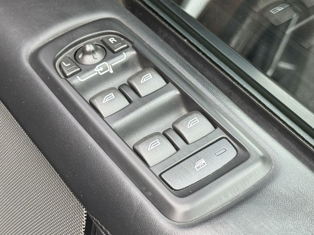 Used Land Rover Discovery 2014 for sale - 76698067: Photo 38