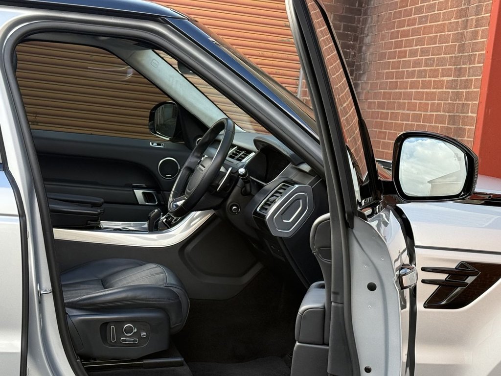 Used Land Rover Range Rover Sport 2018 for sale - 76698113: Photo 15