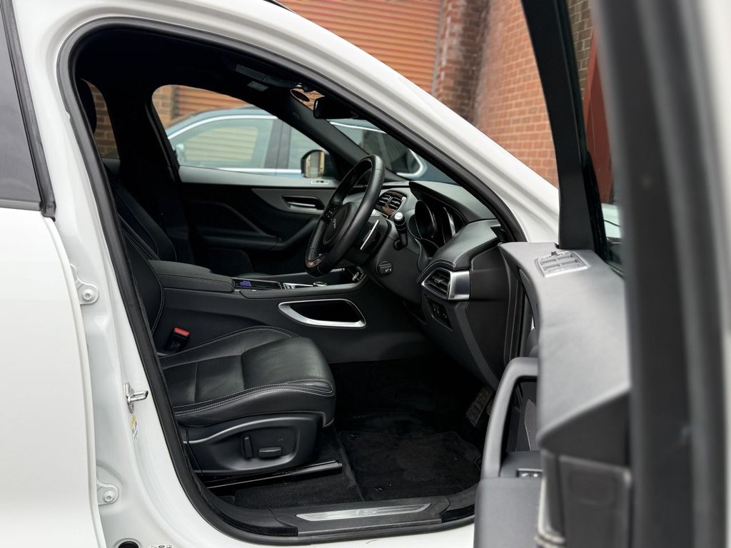 Used Jaguar F-Pace 2017 for sale - 77991048: Photo 15