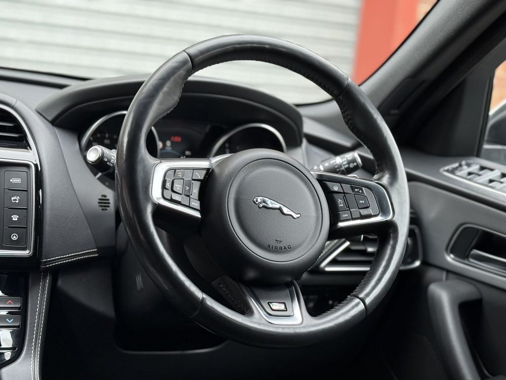 Used Jaguar F-Pace 2017 for sale - 77991048: Photo 33