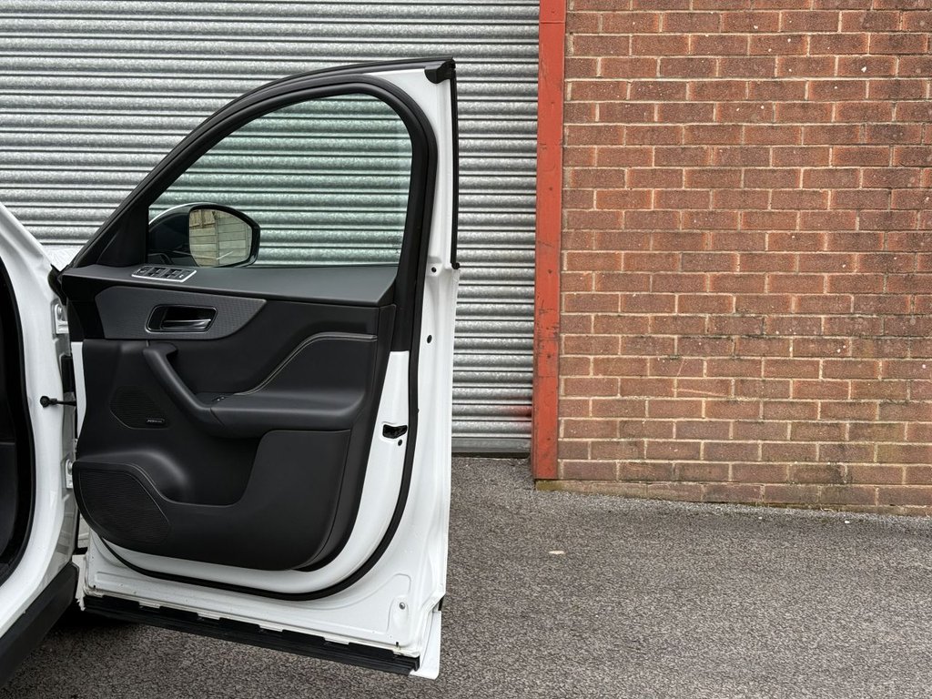 Used Jaguar F-Pace 2017 for sale - 77991048: Photo 35