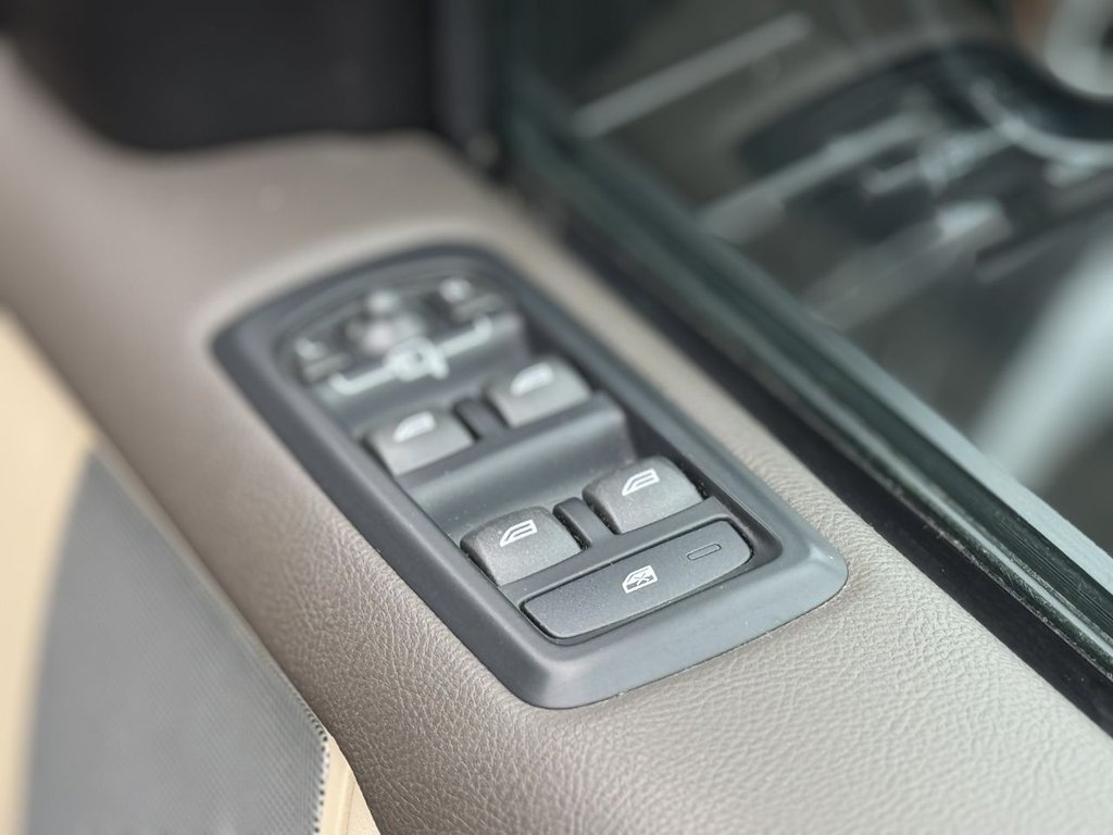 Used Land Rover Discovery 2015 for sale - 77188113: Photo 37