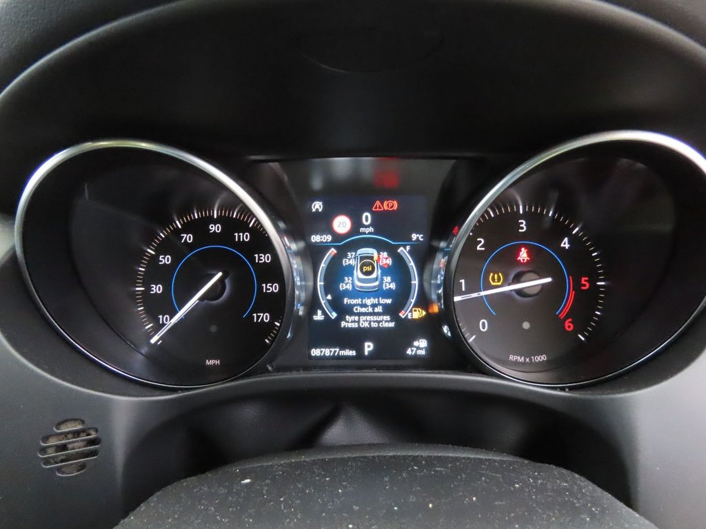 Used Jaguar F-Pace 2019 for sale - 77765118: Photo 28