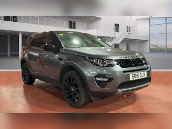 Used Land Rover Discovery Sport 2018 for sale - 78030120: Photo