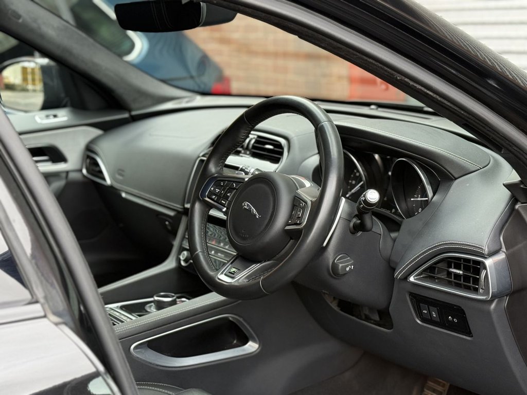 Used Jaguar F-Pace 2019 for sale - 77666855: Photo 11