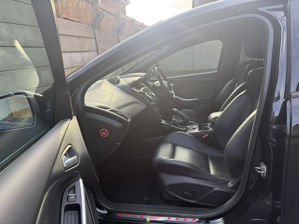 Used Ford Focus 2013 for sale - 76962611: Photo 11