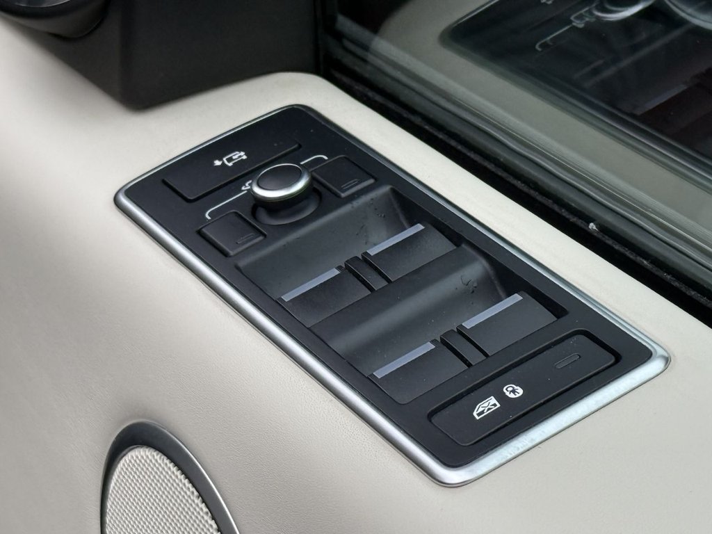 Used Land Rover Range Rover 2016 for sale - 76698404: Photo 47