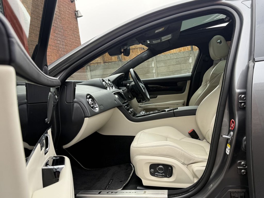 Used Jaguar XJ 2018 for sale - 77621778: Photo 12