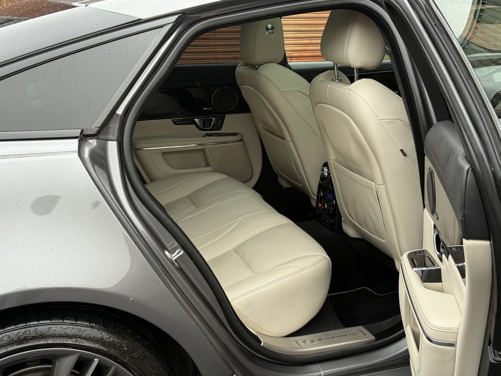 Used Jaguar XJ 2018 for sale - 77621778: Photo 16
