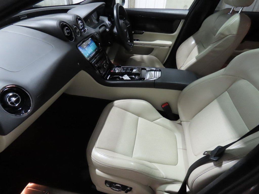 Used Jaguar XJ 2018 for sale - 77621778: Photo 41