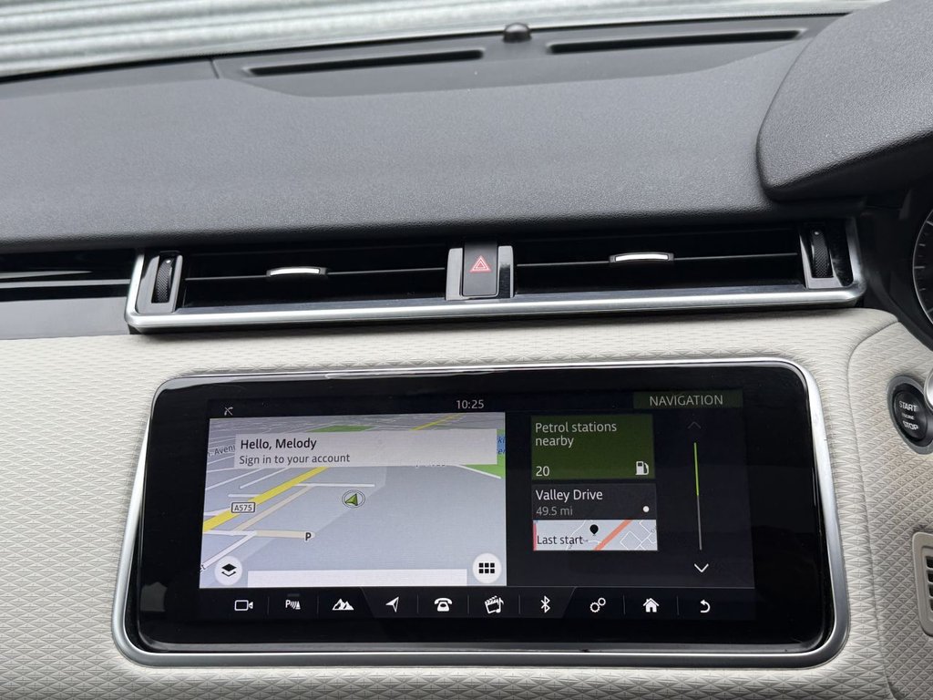 Used Land Rover Range Rover Velar 2017 for sale - 76698125: Photo 32