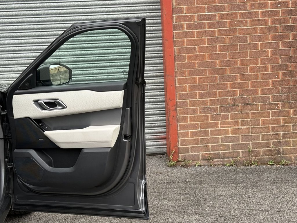 Used Land Rover Range Rover Velar 2017 for sale - 76698125: Photo 39