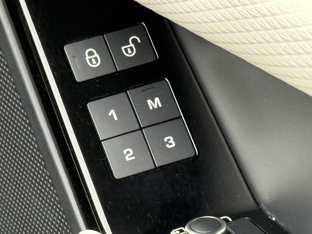 Used Land Rover Range Rover Velar 2017 for sale - 76698125: Photo 41