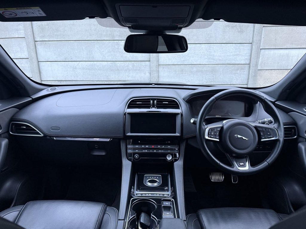 Used Jaguar F-Pace 2016 for sale - 76867970: Photo 12