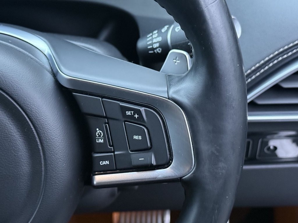 Used Jaguar F-Pace 2016 for sale - 76867970: Photo 38