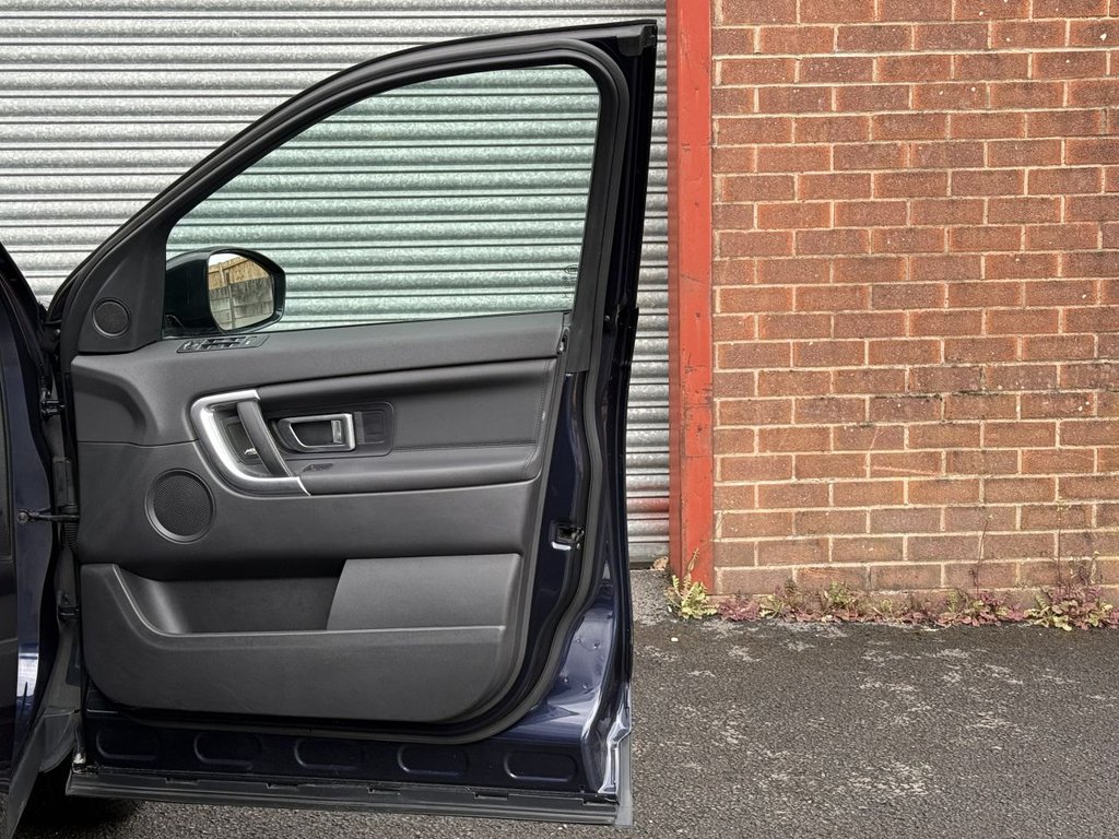 Used Land Rover Discovery Sport 2016 for sale - 76698361: Photo 36