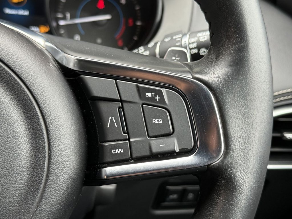 Used Jaguar F-Pace 2018 for sale - 76698145: Photo 35