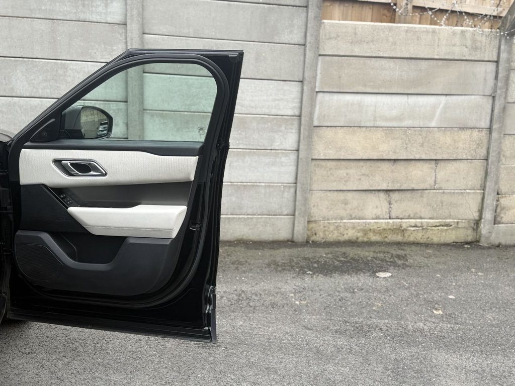 Used Land Rover Range Rover Velar 2017 for sale - 77328138: Photo 38