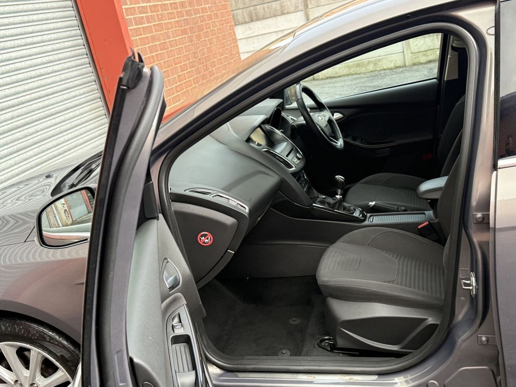 Used Ford Focus 2015 for sale - 76698279: Photo 14