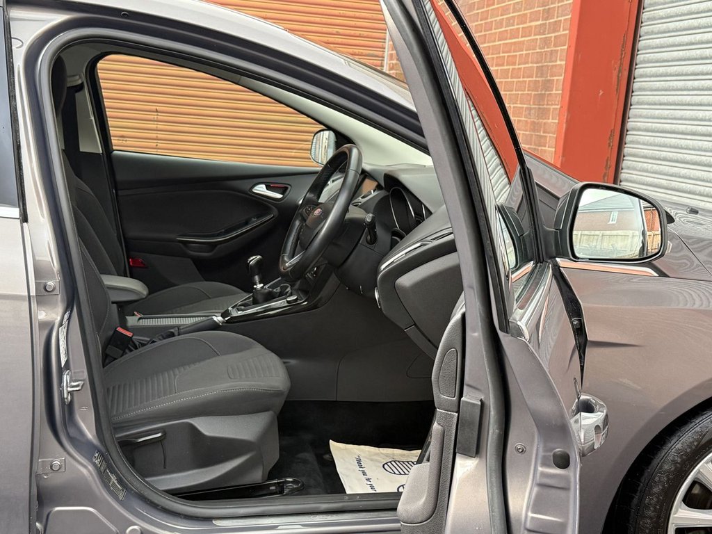 Used Ford Focus 2015 for sale - 76698279: Photo 15