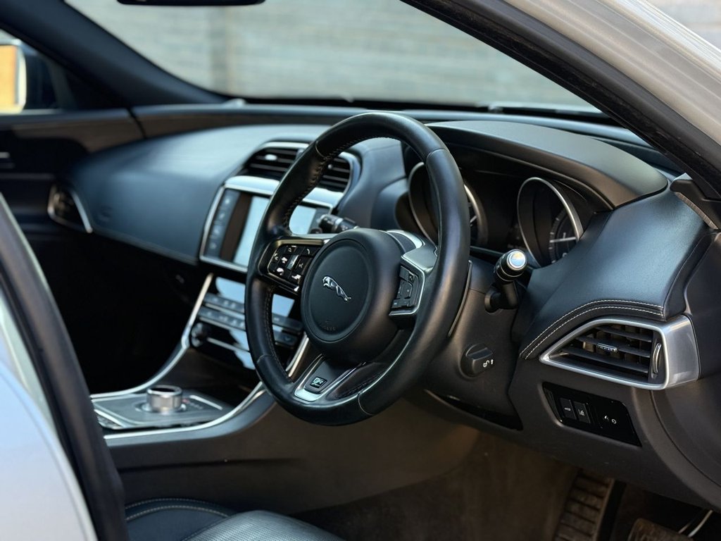 Used Jaguar XE 2015 for sale - 78154067: Photo 17