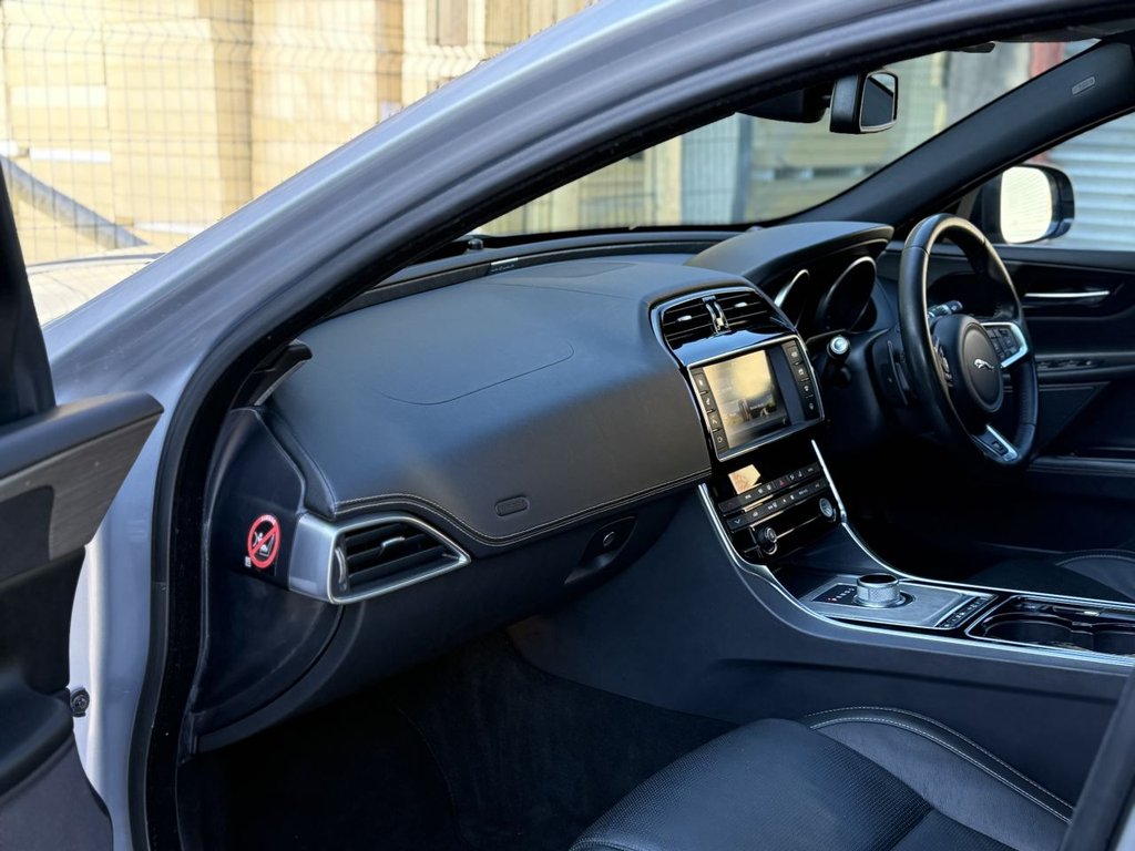 Used Jaguar XE 2015 for sale - 78154067: Photo 18