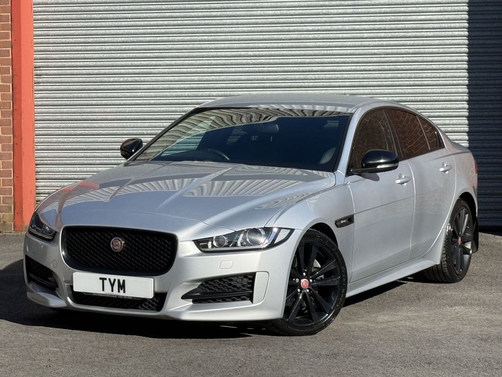 Used Jaguar XE 2015 for sale - 78154067: Photo 2