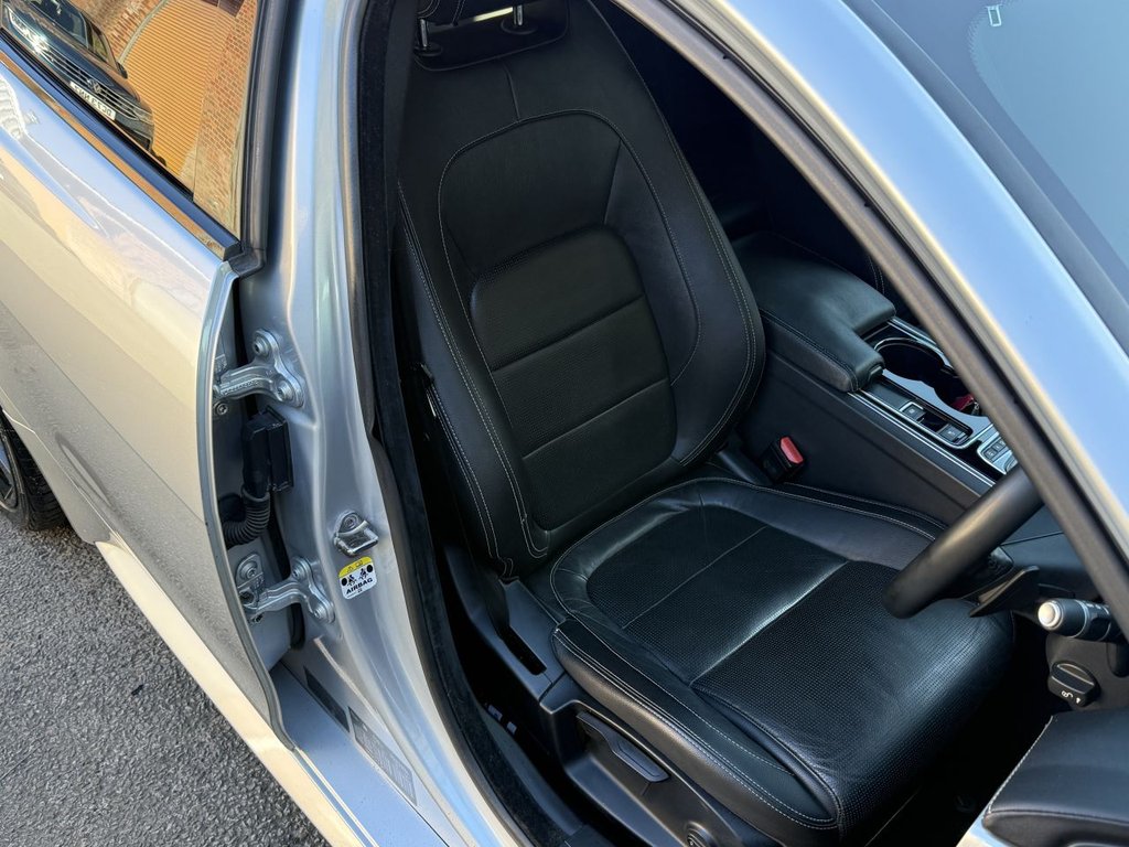 Used Jaguar XE 2015 for sale - 78154067: Photo 21