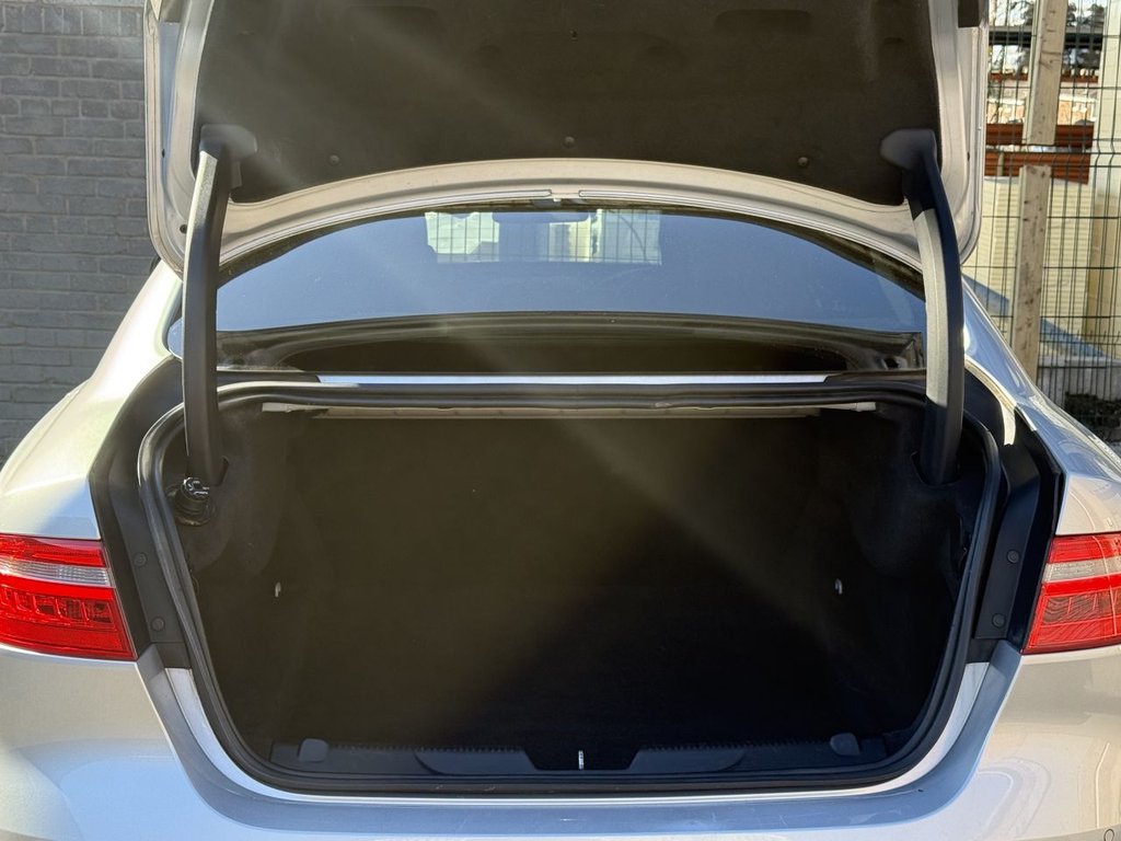 Used Jaguar XE 2015 for sale - 78154067: Photo 24