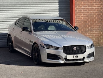 Used Jaguar XE 2015 for sale - 78154067: Photo