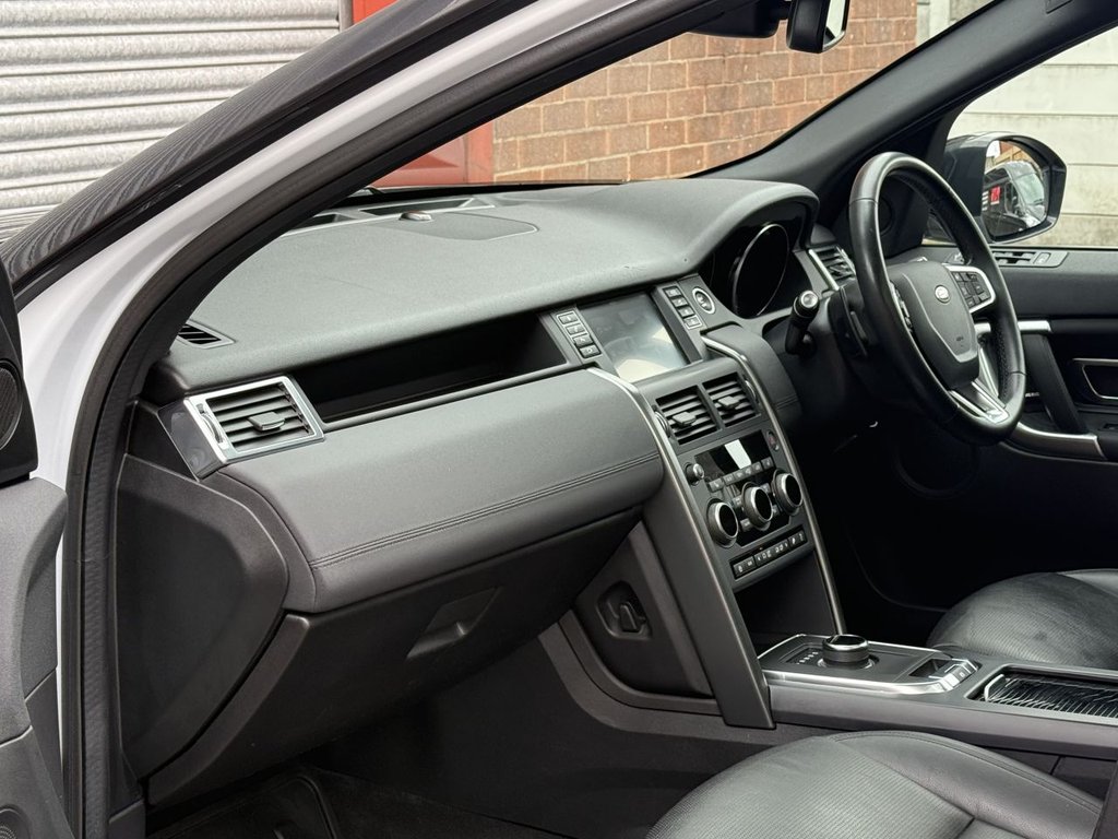 Used Land Rover Discovery Sport 2018 for sale - 76698401: Photo 11