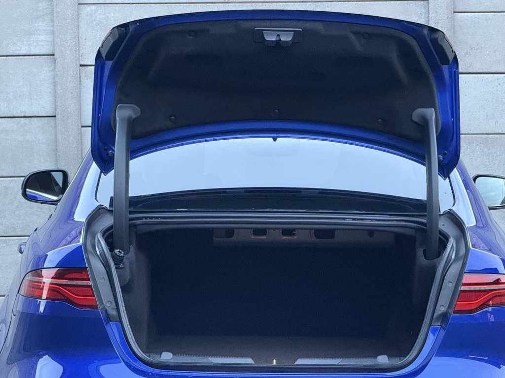 Used Jaguar XE 2019 for sale - 76900634: Photo 21