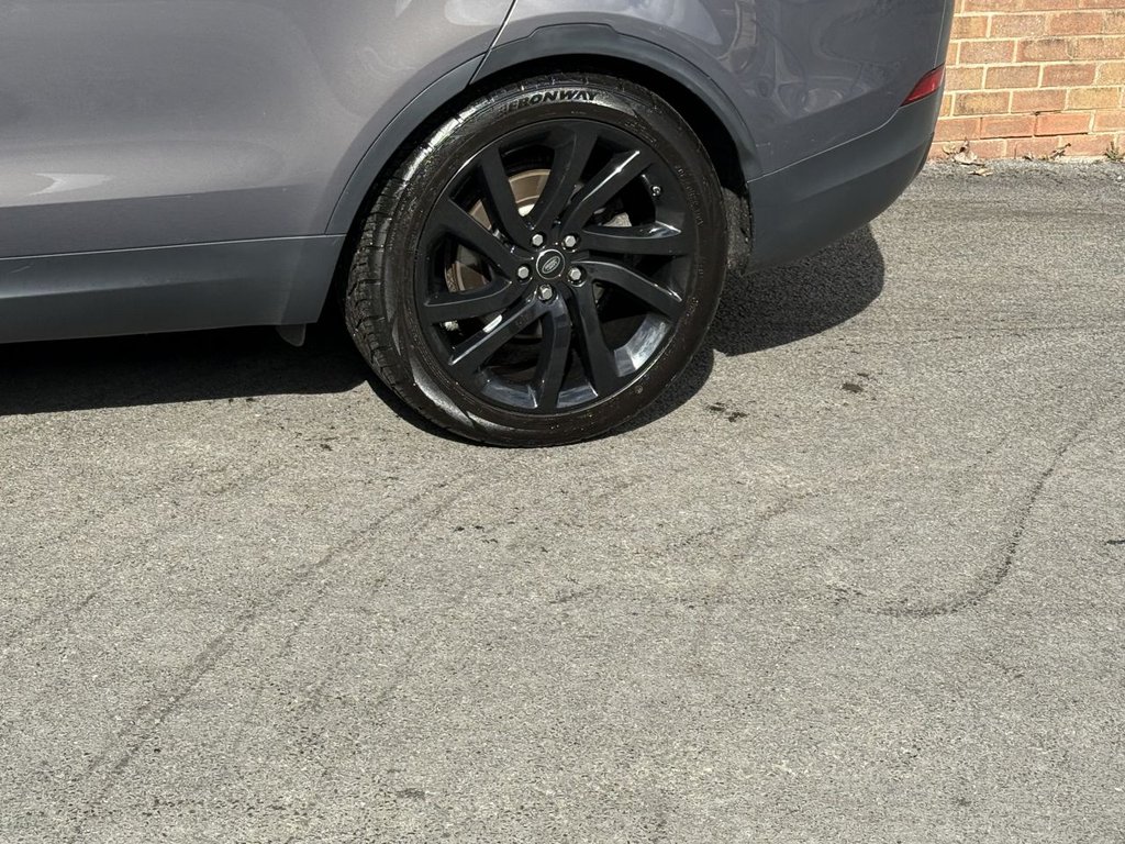 Used Land Rover Discovery 2017 for sale - 76698101: Photo 15