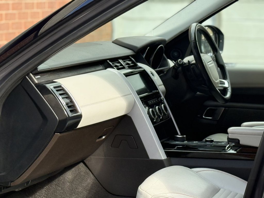 Used Land Rover Discovery 2017 for sale - 76698101: Photo 16