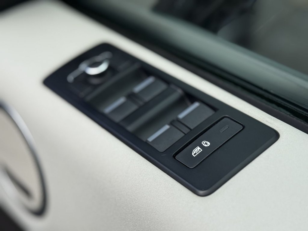 Used Land Rover Discovery 2017 for sale - 76698101: Photo 34