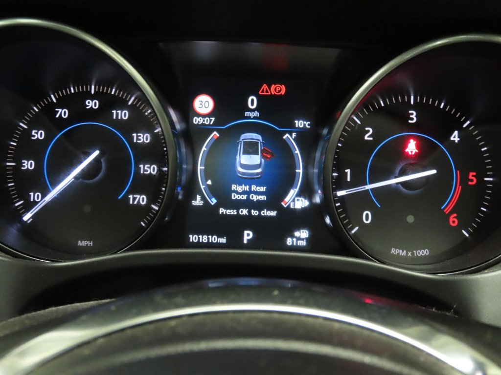 Used Jaguar F-Pace 2016 for sale - 77680977: Photo 29