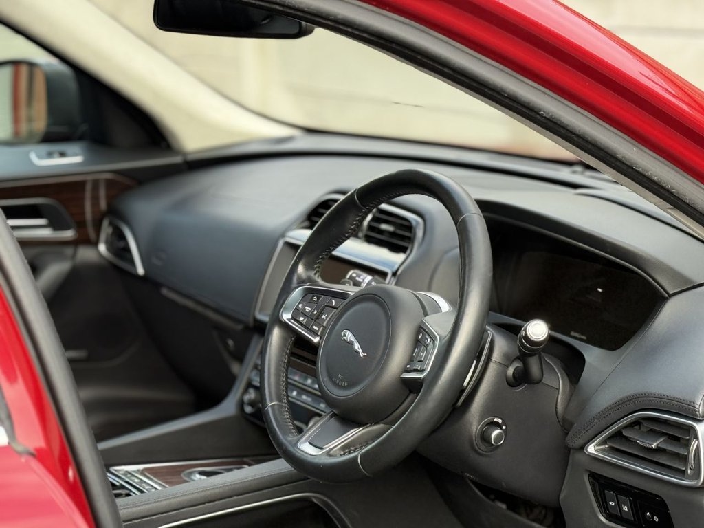 Used Jaguar F-Pace 2017 for sale - 76841326: Photo 11