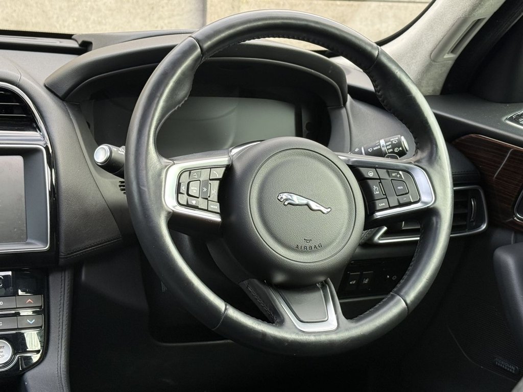 Used Jaguar F-Pace 2017 for sale - 76841326: Photo 14
