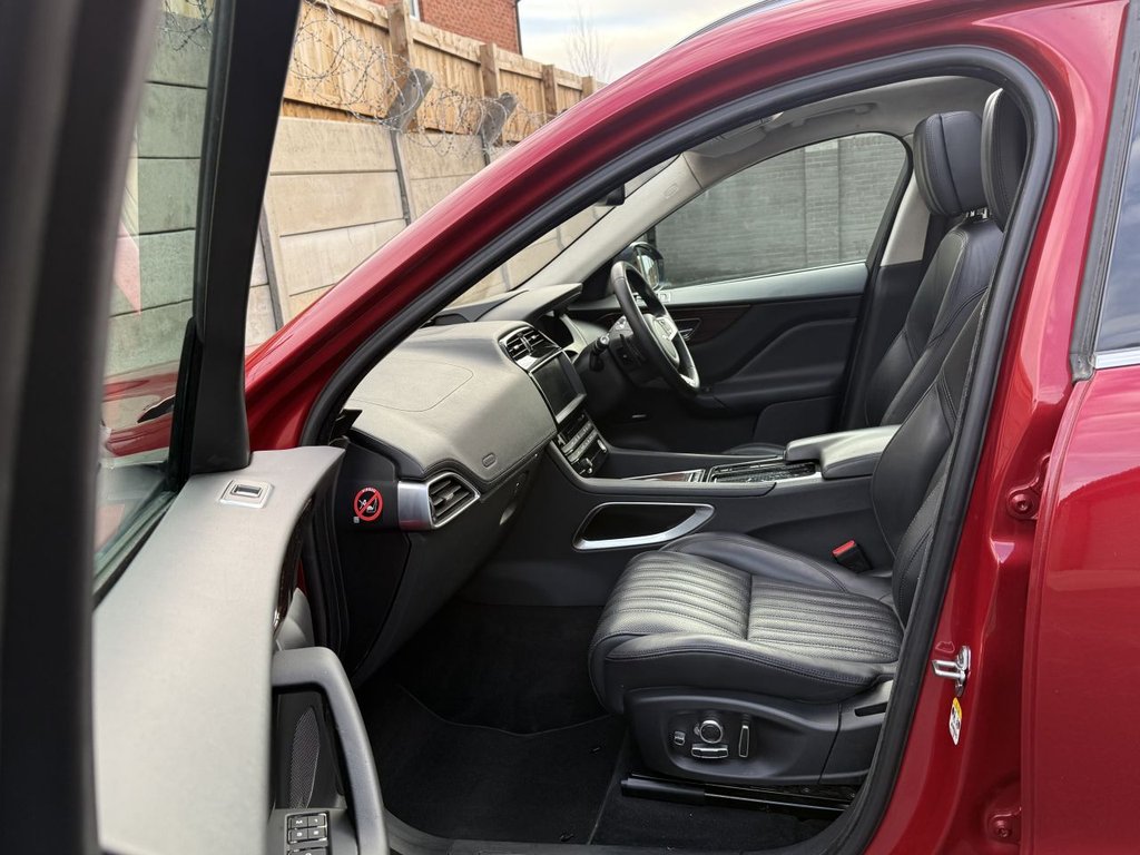 Used Jaguar F-Pace 2017 for sale - 76841326: Photo 15