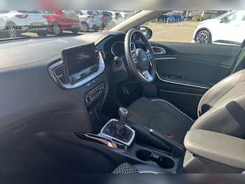 Used Kia Ceed 2022 for sale - 76143167: Photo 2