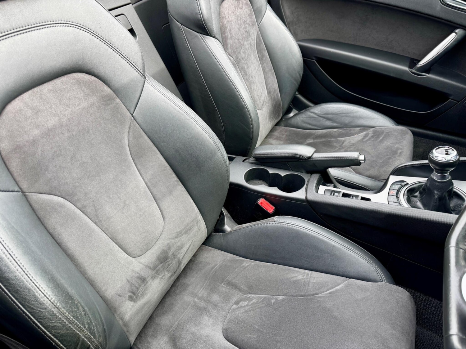 Used Audi TT 2011 for sale - 77883377: Photo 24