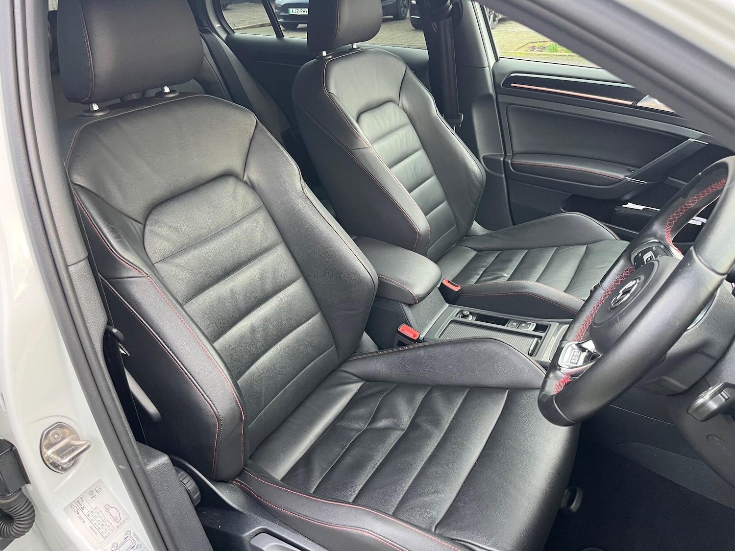 Used Volkswagen Golf 2016 for sale - 77386719: Photo 4