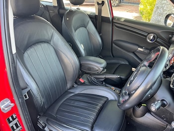 Used MINI Hatch 2018 for sale - 79236658: Photo