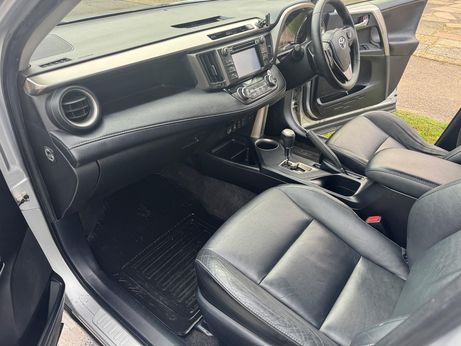 Used Toyota RAV4 2014 for sale - 77396182: Photo 15