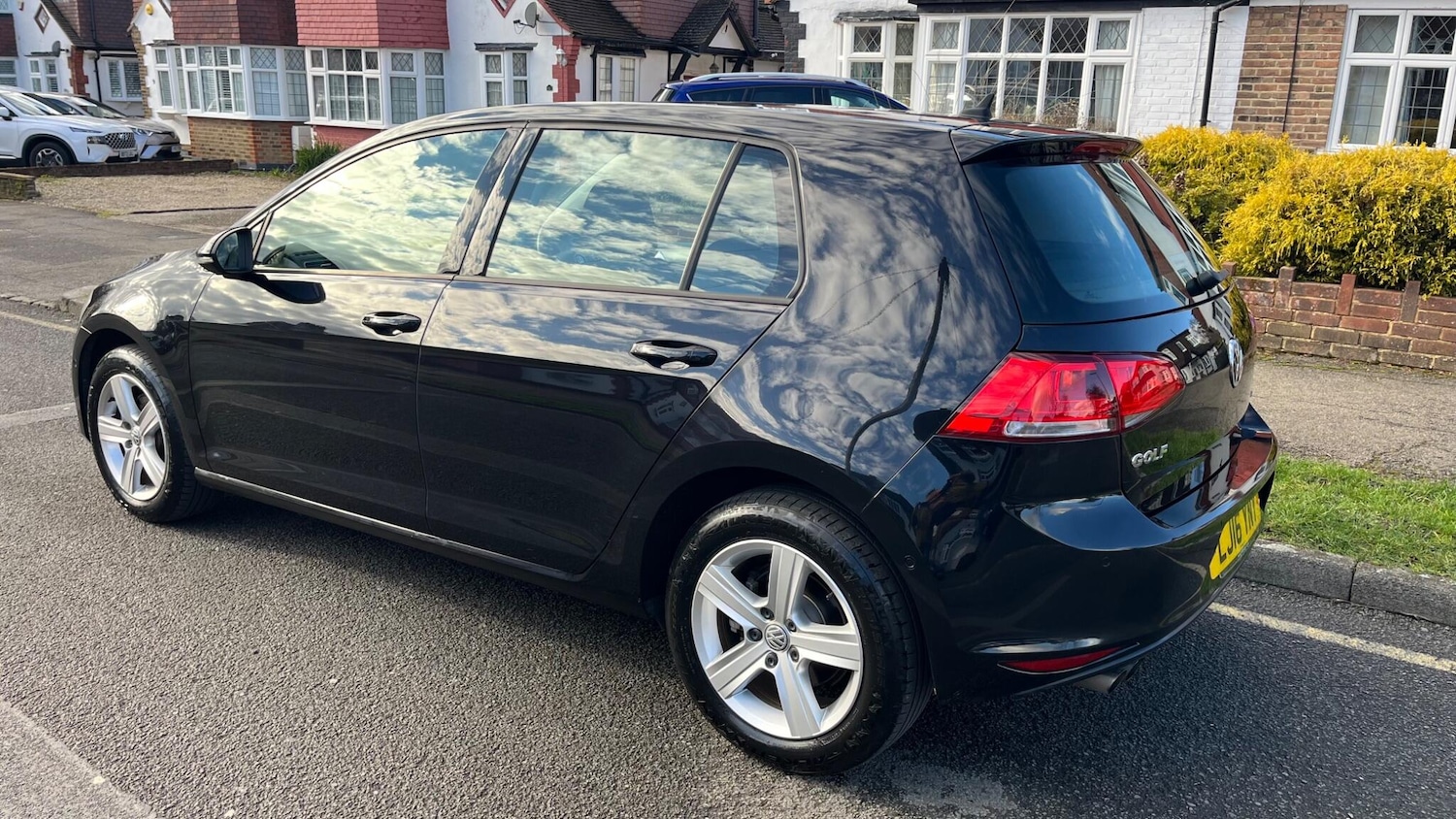 Used Volkswagen Golf 2016 for sale - 77439879: Photo 2